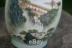 Grand 20 C. Porcelaine Peinte À La Main Chinoise Image Et Écriture Vase Marks