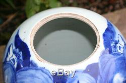Grand Antique Chinois En Porcelaine Bleu Et Blanc Paysage Photo Pot Vase Avec Couvercle