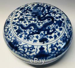 Grand Antique Chinois Wanli Porcelaine Bleue Et Blanche Dragon Fruit Box