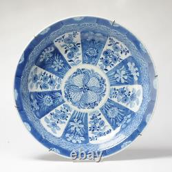 Grand Antique Kangxi Chinese Porcelaine Plate Compartiments De Fleur De Grenade