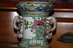 Grand Chinois Peint Potier En Porcelaine Vase Femmes Fleurs Poignées Signé Bas