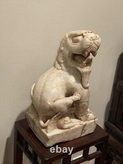 Grand Lion De Marbre De Dynastie Ming Extrêmement Rare