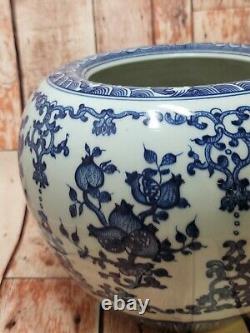 Grand Pot De Porcelaine Bleu Chinois Antique Et Blanc