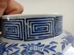 Grand Vase Bleu Blanc Balustre En Porcelaine Chinois Potiche Chinois Marque Kangxi XIX