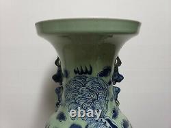 Grand Vase Bleu Et Blanc Chinois De Porcelaine