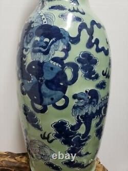 Grand Vase Bleu Et Blanc Chinois De Porcelaine