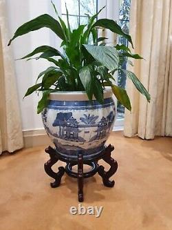 Grand Vase Victorien Bleu/blanc De Poterie Antique, Stand En Bois Et Usine