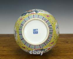 Grand Vieux Chinois Qing Famille Rose Peint Vase En Porcelaine Jaune Moulu