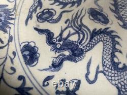 Grand bol chinois Ming bleu et blanc avec dragon