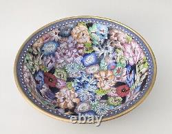 Grand bol en cloisonné chinois antique avec des fleurs