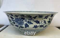 Grand bol en porcelaine antique chinoise. Dia 14 pouces