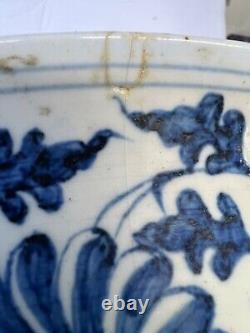 Grand bol en porcelaine antique chinoise. Dia 14 pouces