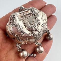 Grand pendentif ethnique en argent 999 avec cadenas chinois antique et cloches de coq