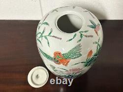 Grand pot en céramique ancienne peint à la main de style chinois