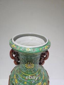 Grand vase chinois de la dynastie Qing en porcelaine Kangxi Famille Rose du 19e siècle de 44 cm