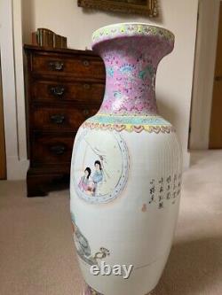 Grand vase de sol en porcelaine chinoise Famille Rose vintage. Hauteur de 61 cm. TBE