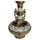 Grand Vase En Porcelaine Chinoise Du 17e Siècle Avec Dorure Et Design De La Période Qianlong En Cloisonné