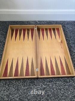 Grande Antique Chinese Laquer Chess Backgammon Board & Grand Ensemble D'échecs En Bois