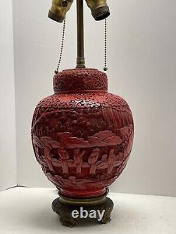 Grande Antique Chinese Qing Période Sculptée Cinnabar Jar Lampe Bronze Base