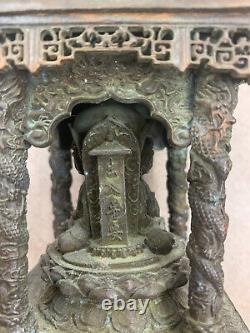 Grande Antique Chinoise Bronze Kwanyin Bodhisattva Assis Dans Une Statue De Hut