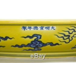 Grande Assiette En Porcelaine De Dragon Bleu Moulue Jaune De Style Chinois Ming