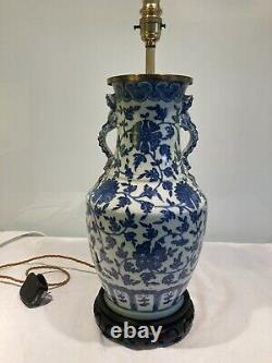 Grande Lampe De Table Vintage Chinois Bleu Et Blanc Remis À Neuf