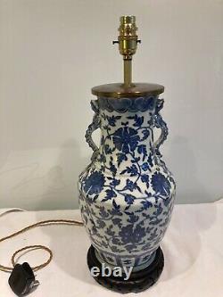 Grande Lampe De Table Vintage Chinois Bleu Et Blanc Remis À Neuf