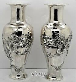 Grande Paire De Vases Dragon & Phoenix En Argent Massif Chinese Export. Signé C1900