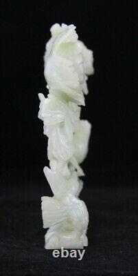 Grande Sculpture Chinoise Vintage De Jade Des Oiseaux Sculptés De Pie Et Des Fleurs Chanceuses