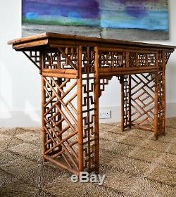 Grande Table Console De Bureau Latérale En Bambou De Style Chinois Oriental, Milieu Du Xxe Siècle
