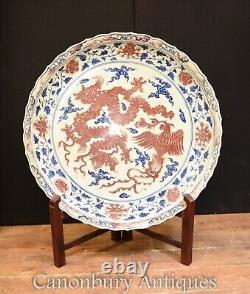 Grande assiette de dragon en porcelaine chinoise de la dynastie Ming