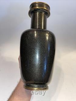 Grande vase ancien chinois en cloisonné noir et or de qualité, trouvé dans une succession, mesurant 12 pouces de hauteur.