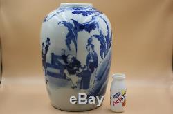 Grandes Figures Antiques En Porcelaine De Chine, Bleu Et Blanc