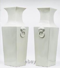Grandes Paire de vases en porcelaine chinoise Blanc De Chine, période de la République