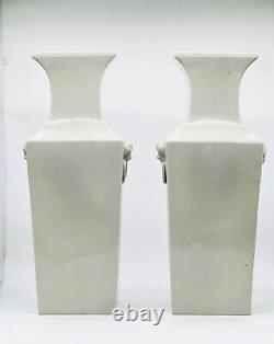 Grandes Paires de Vases en Porcelaine Chinoise Blanc De Chine, Période de la République