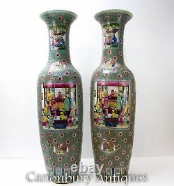 Grands vases chinois en porcelaine Ming de 5 pieds de hauteur