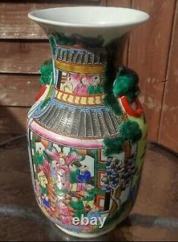 Grands vases en porcelaine antique chinoise Cantonaise Famille Rose du 20e siècle de 35,5 cm