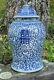 Large Antique Chinois Chenghua Mark Bleu Blanc Porcelaine Temple Jar Bonheur