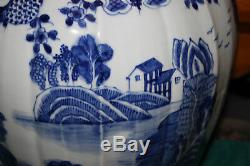 Large Chinois Temple Bleu Et Blanc À Couvercle Bocal Vase-maisons Eau Arbres-porcelaine