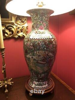 Paire D'impressionnantes Grandes Lampes De Table En Porcelaine Chinoise
