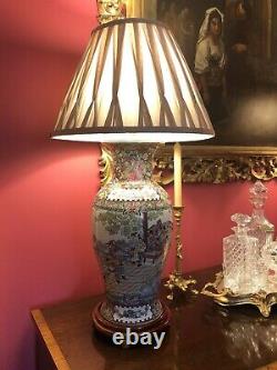 Paire D'impressionnantes Grandes Lampes De Table En Porcelaine Chinoise