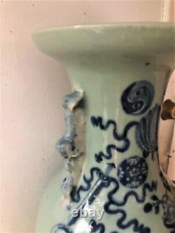 Paire Grand Antique Chinese Blue - Blanc Celadon Porcelaine Baluster Vases 23