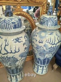 Paire Jars De Temple De Porcelaine Bleu Et Blanc Vases Grand 4ft