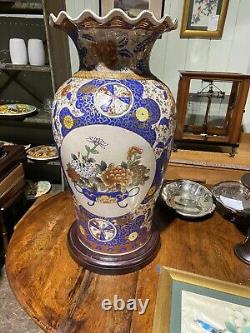 Paire de grands vases orientaux