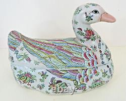 Rare Grand Porcelaine Polychrome Famille Rose Duck Terrine