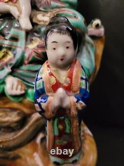 Statue d'enfants Kwan Yin chinoise antique, famille verte, grande, rare des 12 immortels