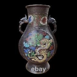 Superbes, grands vases en bronze chinois anciens signés