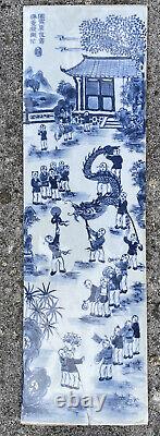 Un Grand Chinois Porcelian Plaque Bleu Et Blanc 100 Garçons 20ème Siècle