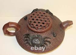 Un Grand Chinois Yixing Zisha Clay Tea Pot Unusal Design Mark Crab & Panier