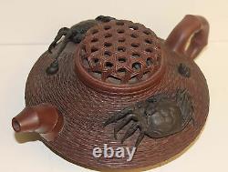 Un Grand Chinois Yixing Zisha Clay Tea Pot Unusal Design Mark Crab & Panier